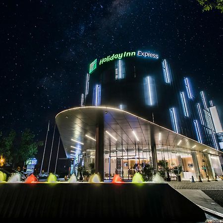 Holiday Inn Express Shanghai Songjiang Fangta By Ihg Extérieur photo
