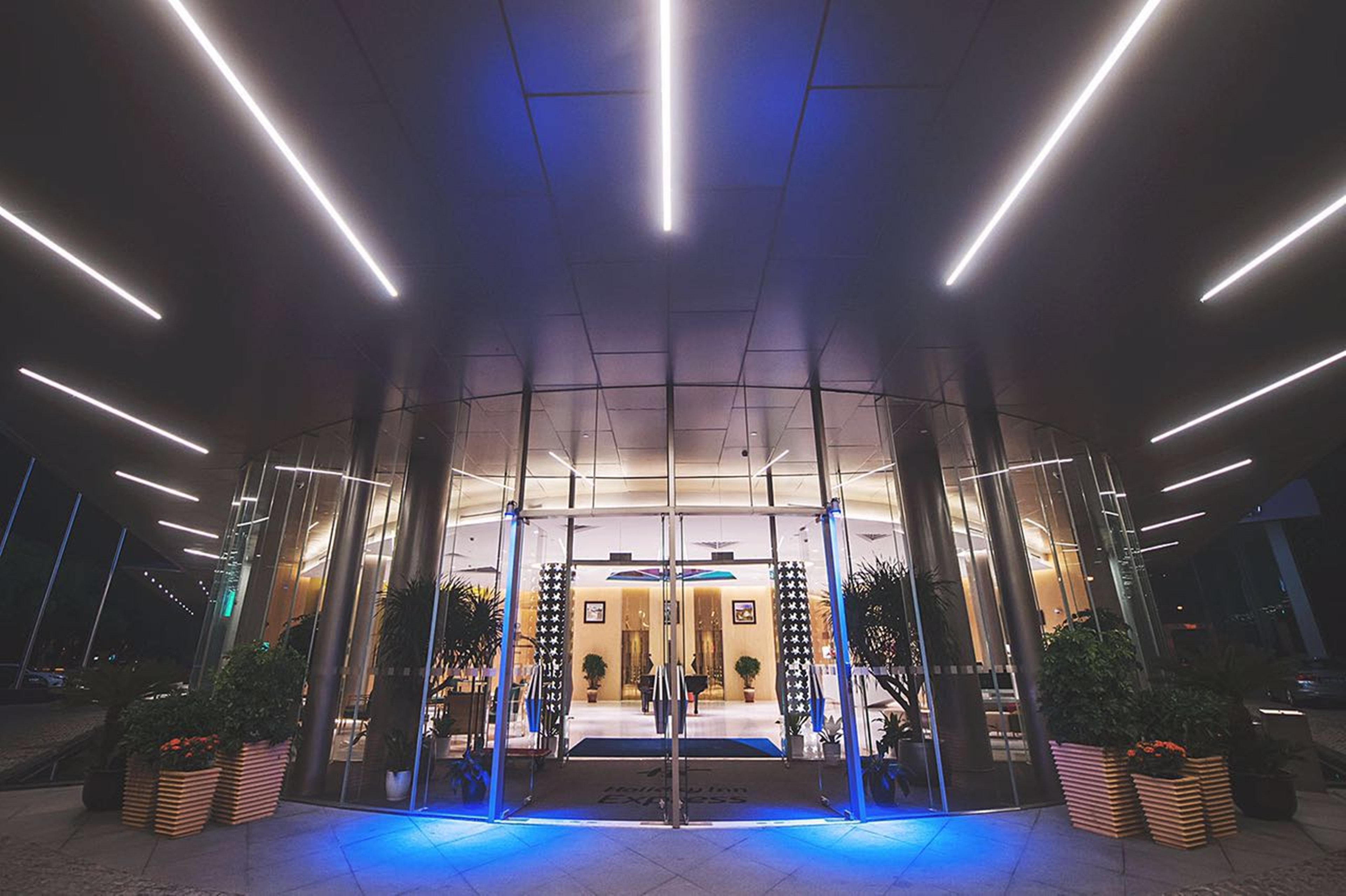 Holiday Inn Express Shanghai Songjiang Fangta By Ihg Extérieur photo